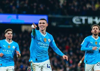 فيديو هاتريك فودين يقود مانشستر سيتي للفوز برباعية على أستون فيلا ويتساوى مع ليفربول