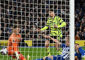 فيديو آرسنال يعتلي صدارة الدوري الإنجليزي مؤقت ا بثلاثية أمام برايتون
