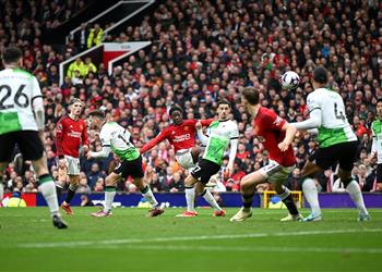 رجل مباراة ليفربول ومانشستر يونايتد في الدوري الإنجليزي