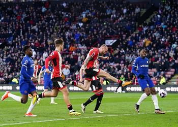 شيفيلد يفرض تعادل ا قاتل ا على تشيلسي في الدوري الإنجليزي