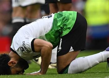 صوت الآذان يدوي أنفيلد ليفربول يقيم إفطار ا وصلاة جماعة بمناسبة شهر رمضان