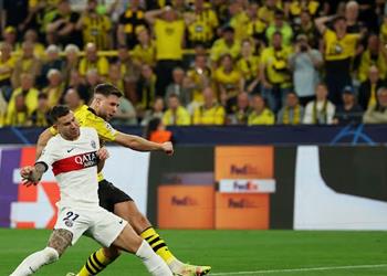 فيديو لوكاس هيرنانديز يتعرض لإصابة ويغادر مباراة بوروسيا دورتموند وباريس سان جيرمان