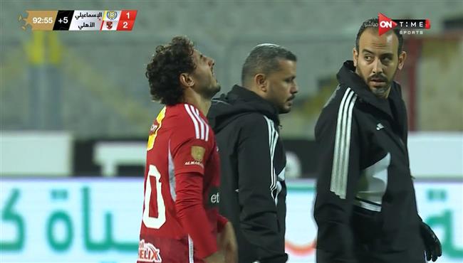 اصابة محمد هاني في مباراة الاهلي والاسماعيلي بالدوري المصري