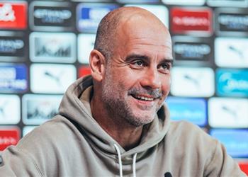 جوارديولا يوضح موقفه من تشجيع مانشستر يونايتد أمام آرسنال ويتعجب من طائرات فولهام الورقية