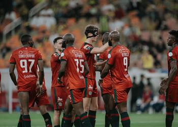 فيديو الاتفاق يقسو على الاتحاد بخماسية نظيفة في الدوري السعودي