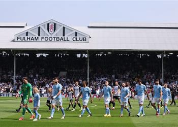 لاعب مانشستر سيتي يغادر مباراة فولهام مصاب ا