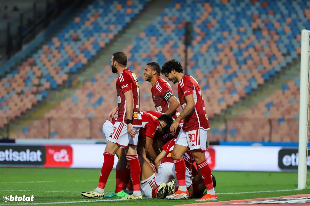 لاعبو الاهلي