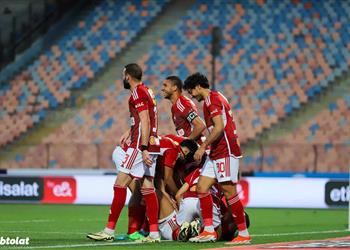 بدلاء الأهلي أمام بلدية المحلة في الدوري ياسر إبراهيم يجاور عمر كمال