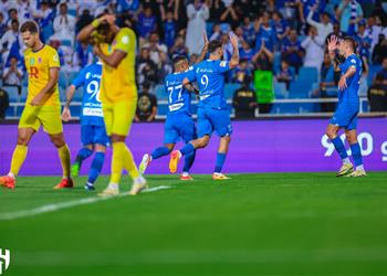 فيديو الهلال يسحق الحزم برباعية ويتوج بلقب الدوري السعودي