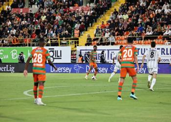 فيديو كوكا يسجل في تعادل ألانيا سبور مع بشكتاش بـ الدوري التركي