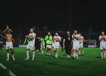 بعثة الزمالك تعود إلى القاهرة بعد الهزيمة أمام نهضة بركان في الكونفدرالية