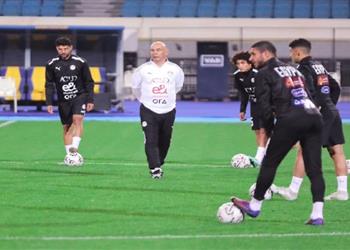 هل هذا موقف يصدر من لاعب حسام حسن يكشف تفاصيل أزمة عمر مرموش