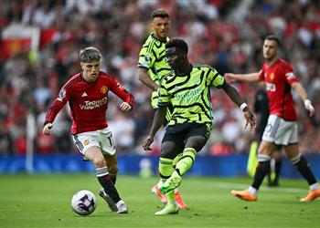 أرتيتا يطمئن جماهير آرسنال بعد إصابة ساكا في مباراة مانشستر يونايتد