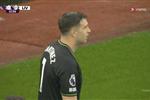 فيديو | خطأ فادح من مارتينيز.. ليفربول يسجل الهدف الأول أمام أستون فيلا