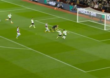 فيديو الفار يلغي هدف محمد صلاح في مباراة ليفربول وأستون فيلا