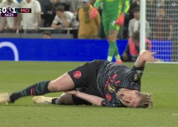 إيدرسون ودي بروين يغادران مباراة مانشستر سيتي وتوتنهام للإصابة