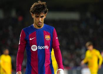 سبورت توضح موقف تشافي من استمرار جواو فيليكس في برشلونة