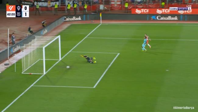 القائم يحرم الميريا من هدف امام برشلونة بالدوري الاسباني