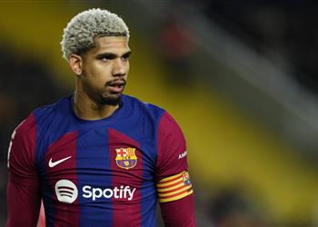 قائمة برشلونة لمباراة رايو فاييكانو في الدوري الإسباني موقف أراوخو