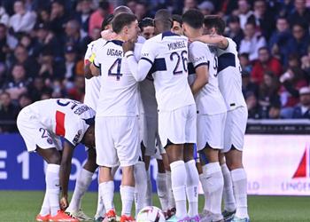 فيديو في غياب مبابي باريس سان جيرمان يختتم الدوري الفرنسي بثنائية أمام ميتز