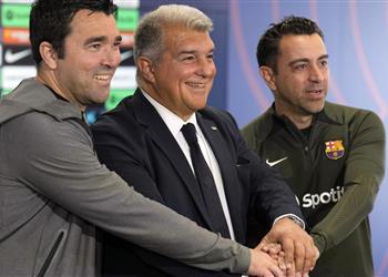 سبورت تكشف تطورات اجتماع تشافي ولابورتا في برشلونة