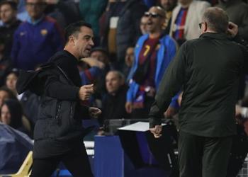 رسمي ا يويفا ي علن عقوبات برشلونة في مباراة باريس سان جيرمان إيقاف تشافي