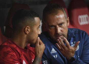 برشلونة يستهدف تياجو ألكانتارا لمساعدة فليك