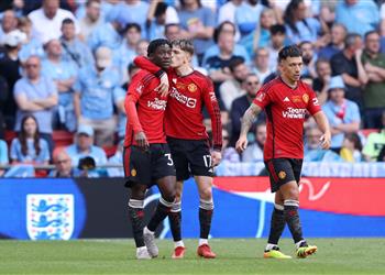 رجل مباراة مانشستر سيتي ومانشستر يونايتد في نهائي كأس الاتحاد الإنجليزي