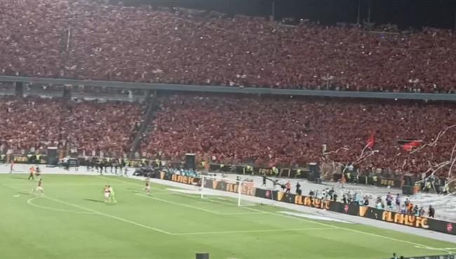 احتفال مصطفي شوبير وبيرسي تاو مع الجماهير بعد التتويج بدوري ابطال افريقيا