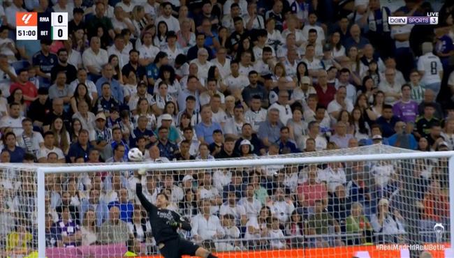 تصدي تيبو كورتوا الرائع يحرم ريال بيتيس من تسجيل هدف امام ريال مدريد