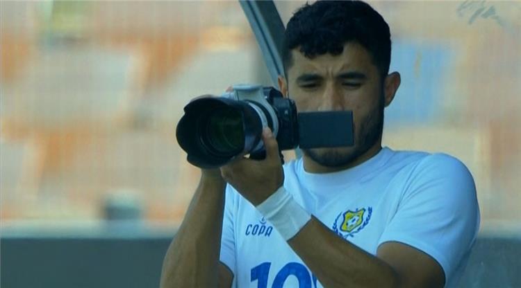 محمد حسن اثناء مباراة الاسماعيلي والبنك الاهلي في الدوري