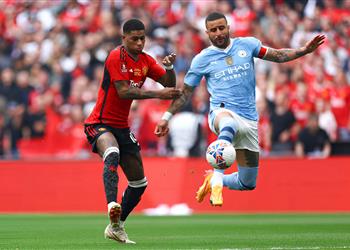 ووكر يرفض لوم جوارديولا ويؤكد لم نخسر كأس الاتحاد بسبب احتفالات الدوري الإنجليزي