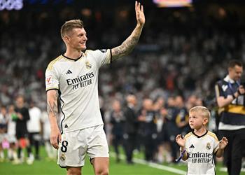 توني كروس عن وداع جماهير ريال مدريد حاولت ألا أبكي لولا ابنتي