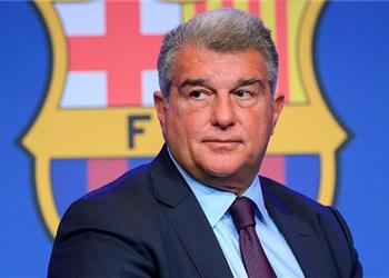 برشلونة يصارع كبار أوروبا على صفقة من الدوري الإنجليزي