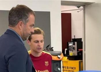 فليك وبرشلونة يتخذان قرار ا هام ا بشأن دي يونج