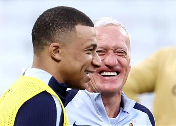 ديشامب يعلق على موعد الإعلان عن وجهة مبابي المقبلة وتطورات إصابة تشواميني