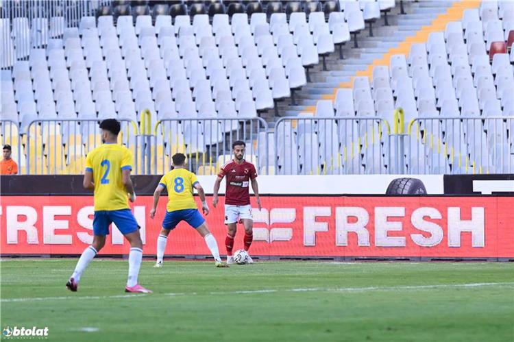 احمد عبد القادر لاعب الاهلي في مباراة الاسماعيلي