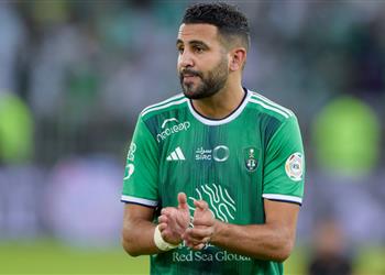 لاعب مانشستر سيتي يفكر في الرحيل إلى السعودية ويطلب مشورة محرز