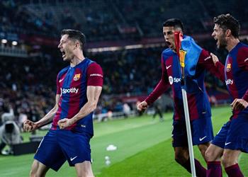 فيديو ليفاندوفسكي يسجل هدف برشلونة الثاني أمام جيرونا