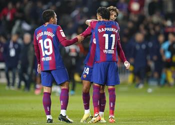 مانشستر يونايتد يصارع نابولي للتعاقد مع لاعب برشلونة