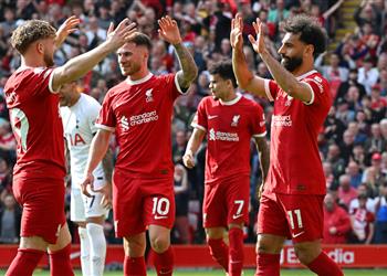 نيفيل ينتقد أداء لاعب توتنهام أمام ليفربول محمد صلاح كان مستمتع ا بسببه