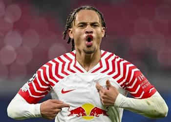 باريس سان جيرمان يتخذ قرار ا بشأن انتقال تشافي سيمونز إلى برشلونة