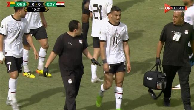 اصابة مصطفي محمد وخروجة في مباراة مصر وغينيا بيساو