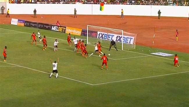 محمد صلاح وحسام حسن يطالبون بركلة جزاء لـ مصر امام غينيا بيساو