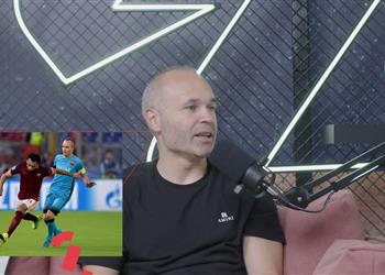 إنييستا يتغنى بـ محمد صلاح عندما تشاهده في التلفاز تنتظر شيئ ا مختلف ا