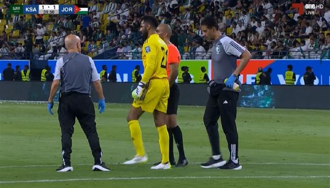 اصابة محمد العويس وخروجة في مباراة السعودية والاردن بتصفيات كأس العالم