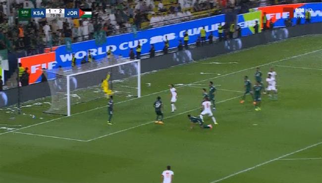 العارضة تحرم الاردن من تسجيل هدف امام السعودية بتصفيات كأس العالم