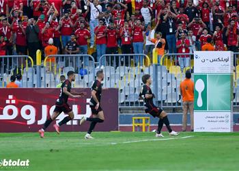 فيديو بتصويبة صاروخية إمام عاشور يسجل هدف الأهلي الثاني أمام فاركو