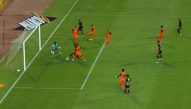 موديست يهدر هدف محقق بطريقة غريبة امام فاركو بالدوري المصري
