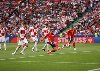 فيديو يامال يصنع وكارفاخال يسجل هدف إسبانيا الثالث أمام كرواتيا